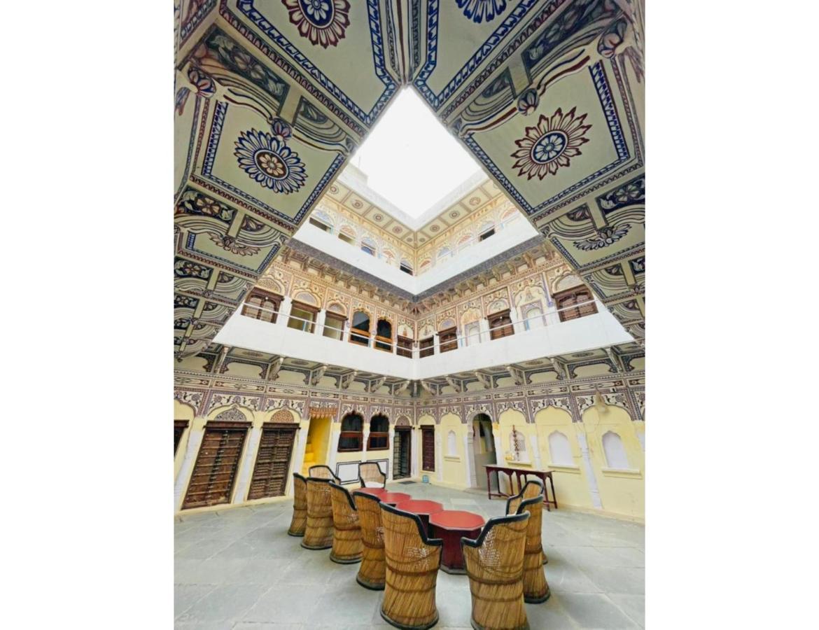Singhasan Haveli, Mandawaアパートメント エクステリア 写真