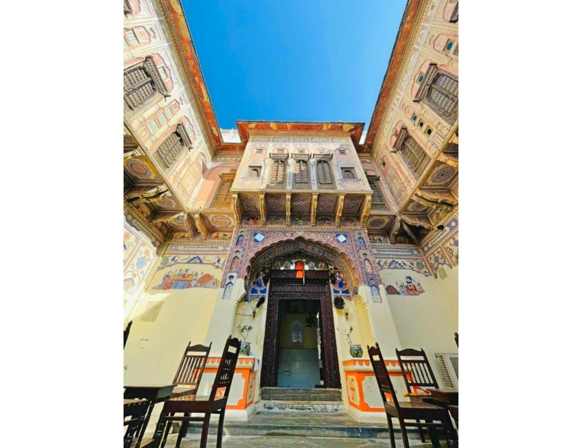 Singhasan Haveli, Mandawaアパートメント エクステリア 写真