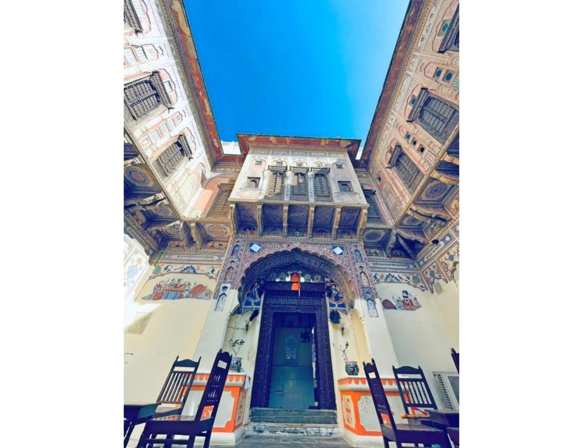 Singhasan Haveli, Mandawaアパートメント エクステリア 写真