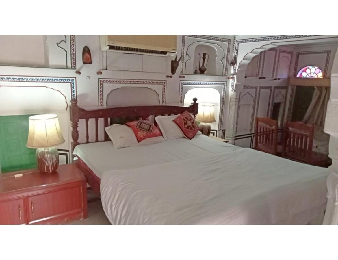 Singhasan Haveli, Mandawaアパートメント エクステリア 写真