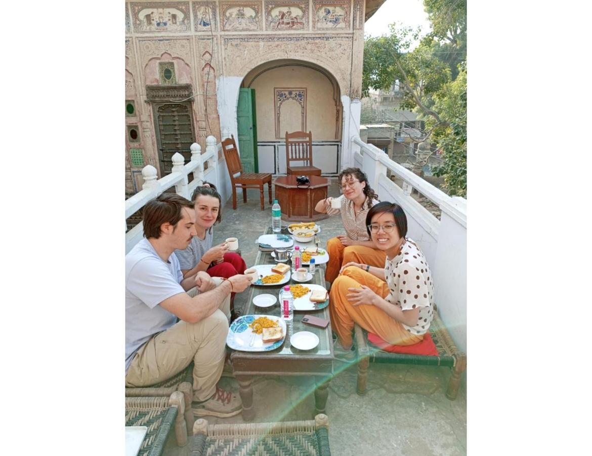Singhasan Haveli, Mandawaアパートメント エクステリア 写真